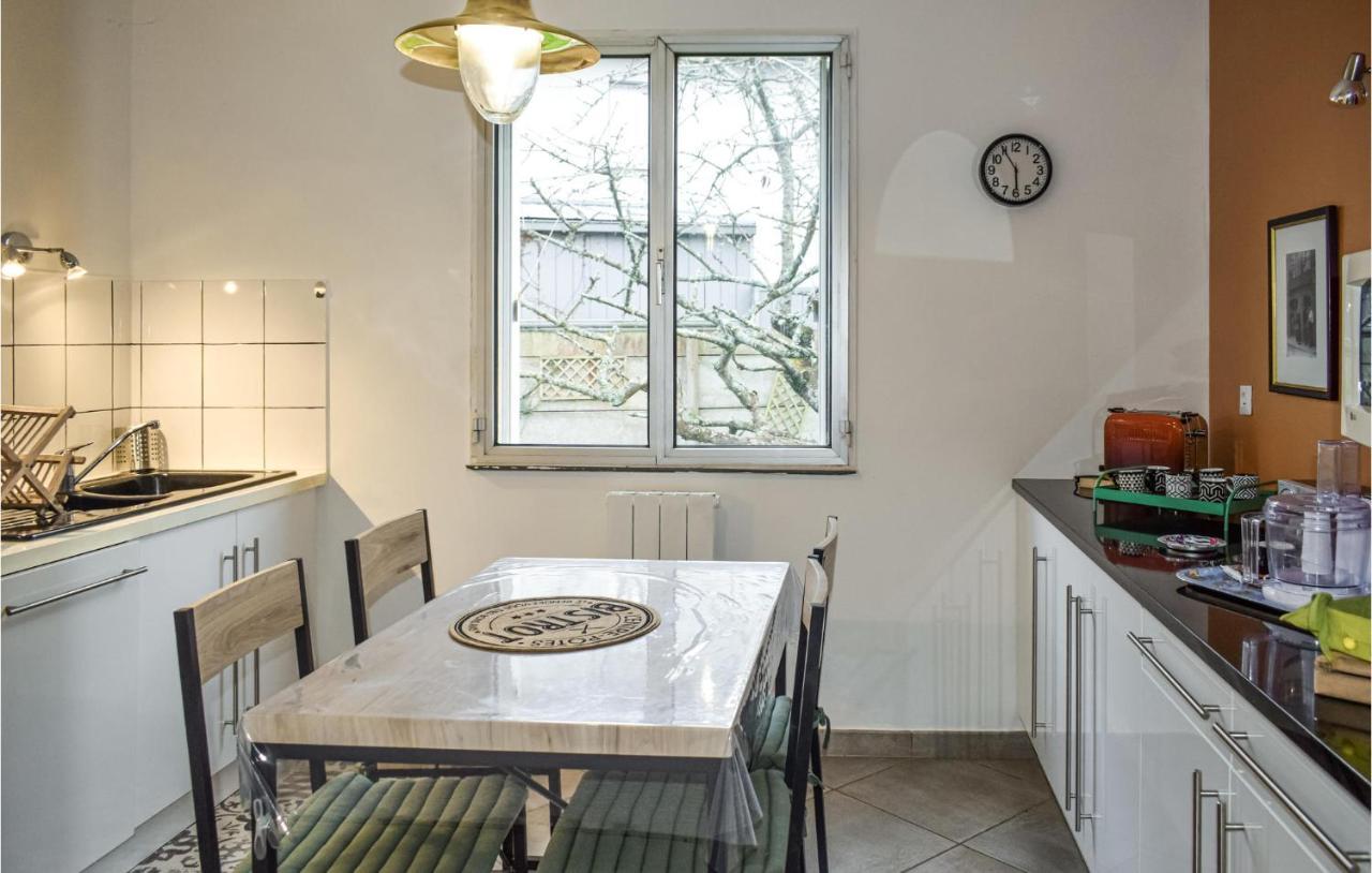 Awesome Home In Paimpol With Kitchen Exterior foto
