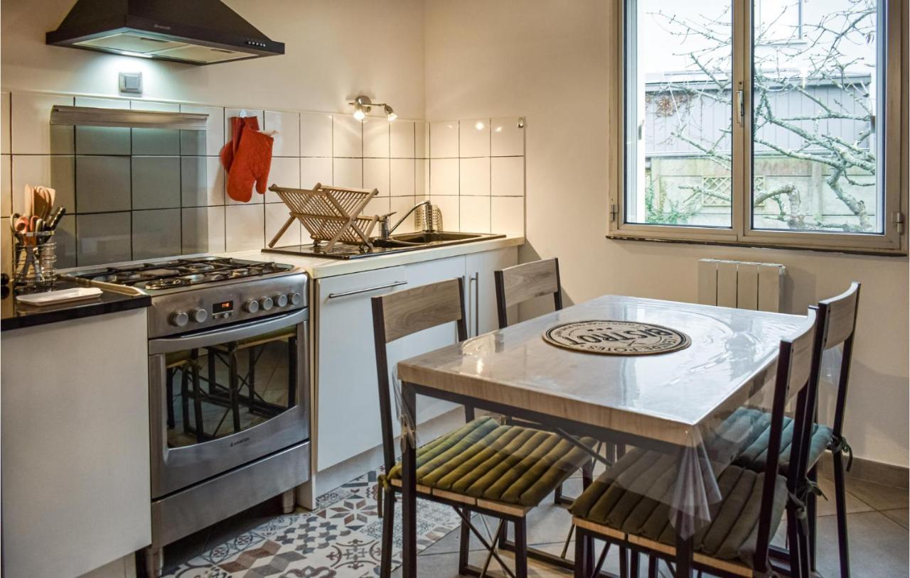 Awesome Home In Paimpol With Kitchen Exterior foto